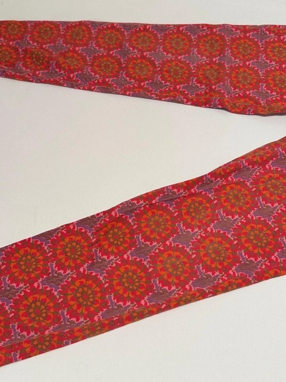 Boden Red Floral-Pattern Pants - Picture 4 of 6